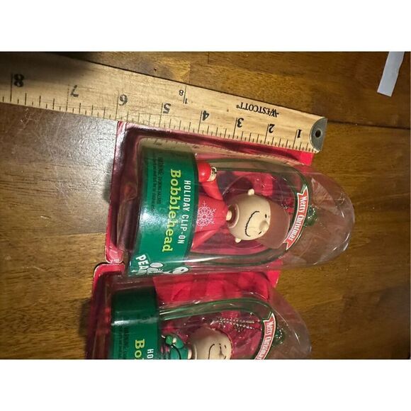PEANUTS Holiday Clip-on Bobblehead Frame Linus and Charlie Brown Ornaments New - Picture 8 of 8